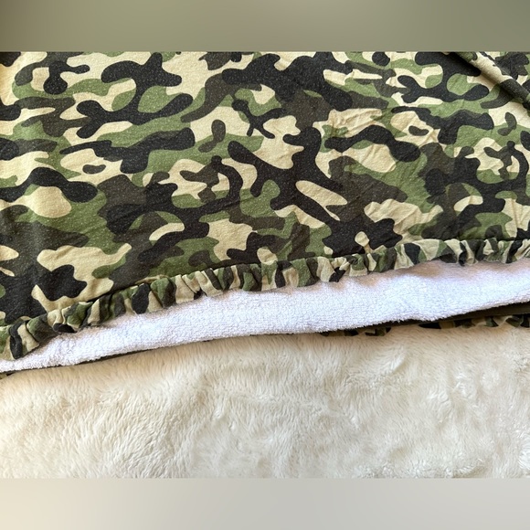 PP Ruffles Towel - Picture 8 of 10